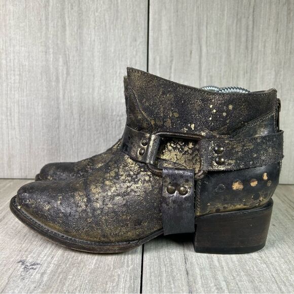 Freebird By Steven Phlow Black Gold Distressed Leather Harness Boot Women Size 7 - Picture 1 of 10